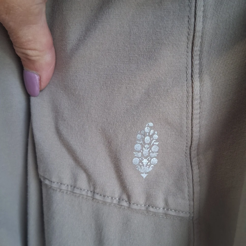 Free People FP Movement Hot Shot Onesie Mocha Latte M Slouchy Jumpsuit Athleisur - Picture 6 of 11
